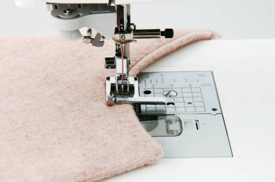 Brother SA160 Stitch Guide Foot - Compatible with Brother Sewing Machines for Precise Stitching